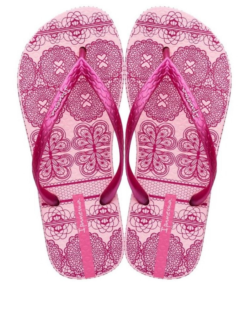 כפכף אצבע בהדפסים אתניים