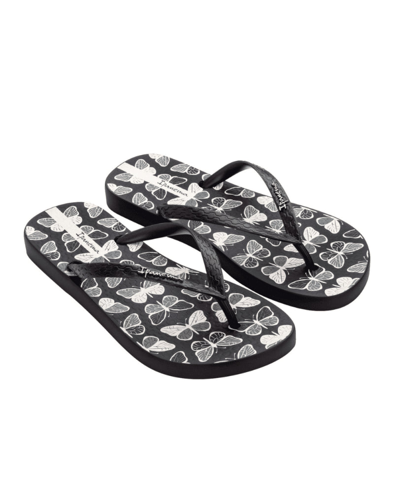 נעלי אצבע עם הדפס פרפרים