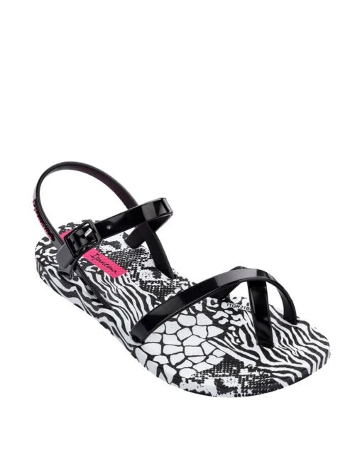 סנדל רצועות מצטלבות